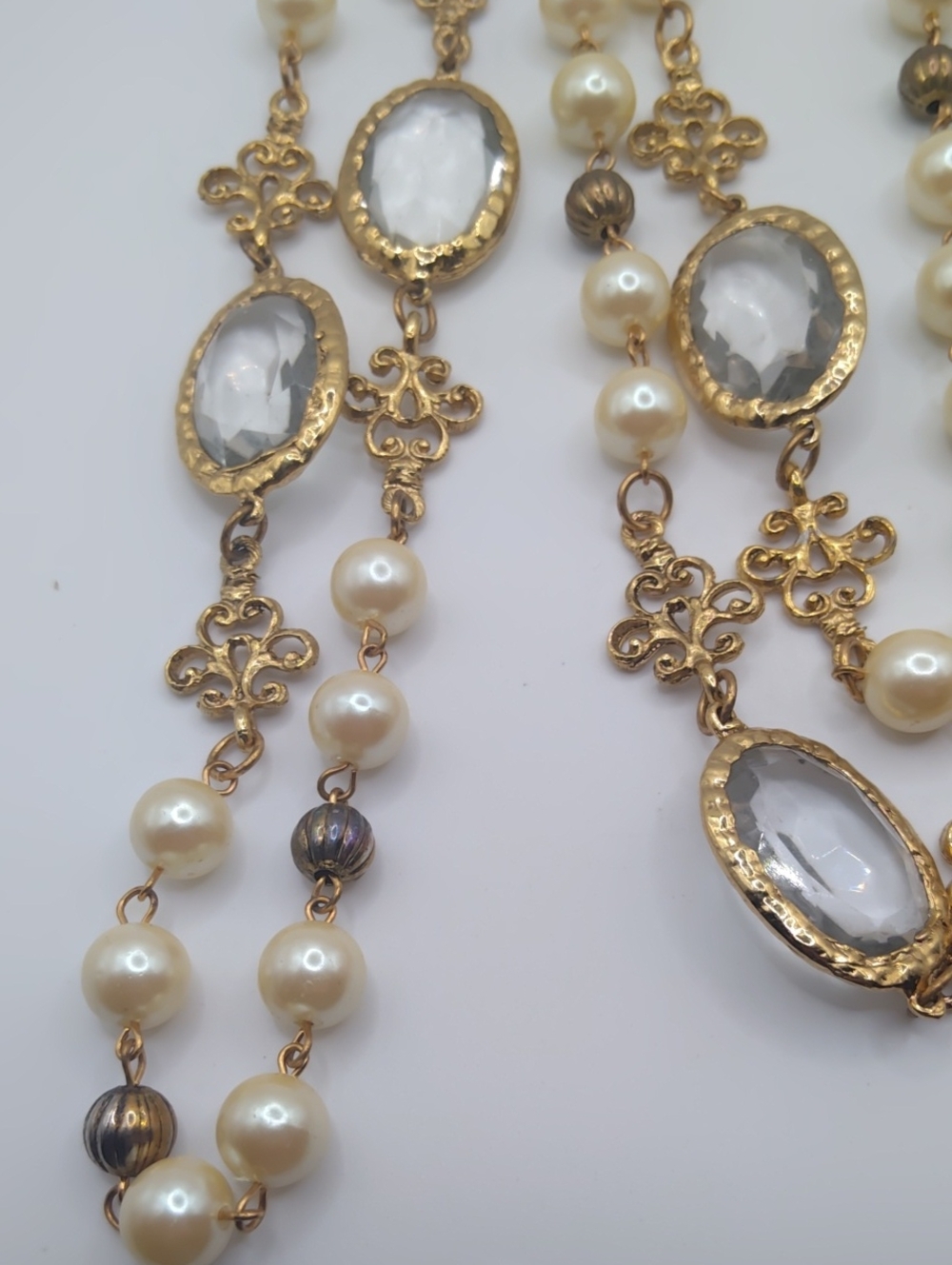 Carol Dauplaise Glass Pearl Gold Tone And Glass Beaded Necklace Vintage - Picture 4 of 8